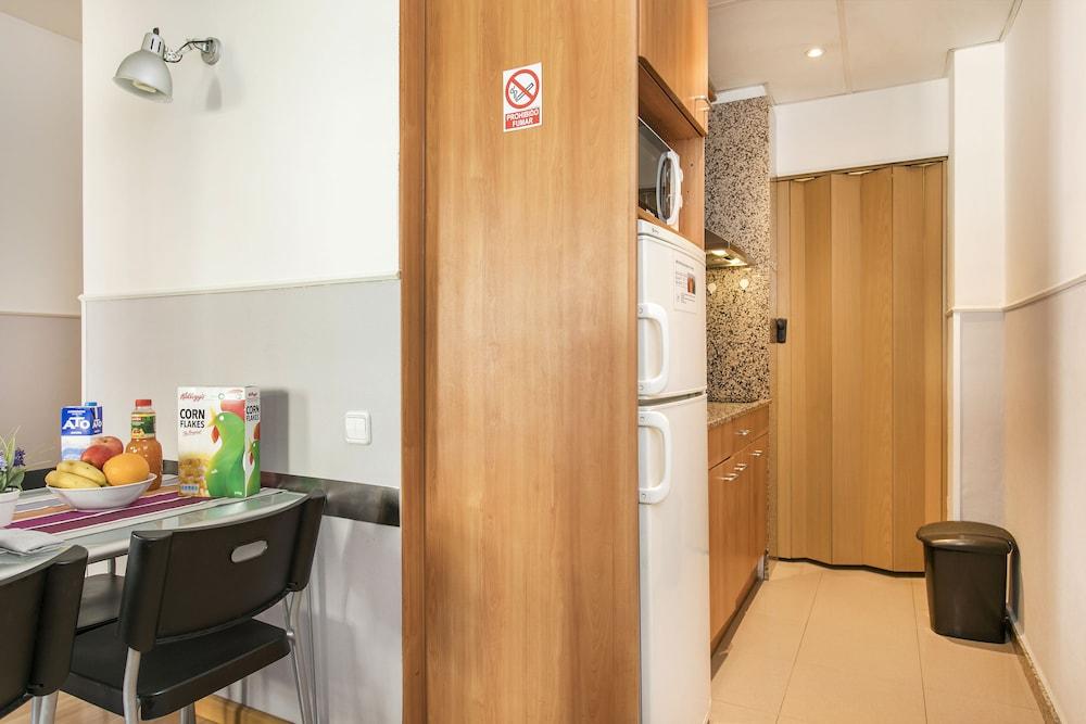 Apartments Sata Park Guell Area Барселона Екстериор снимка