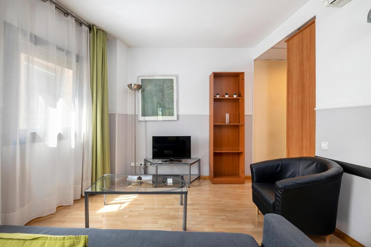 Apartments Sata Park Guell Area Барселона Екстериор снимка
