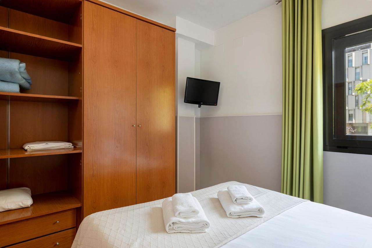 Apartments Sata Park Guell Area Барселона Екстериор снимка