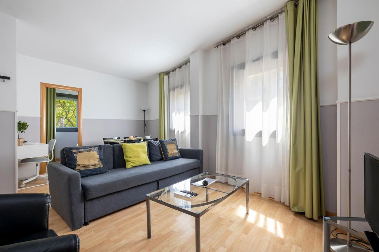 Apartments Sata Park Guell Area Барселона Екстериор снимка