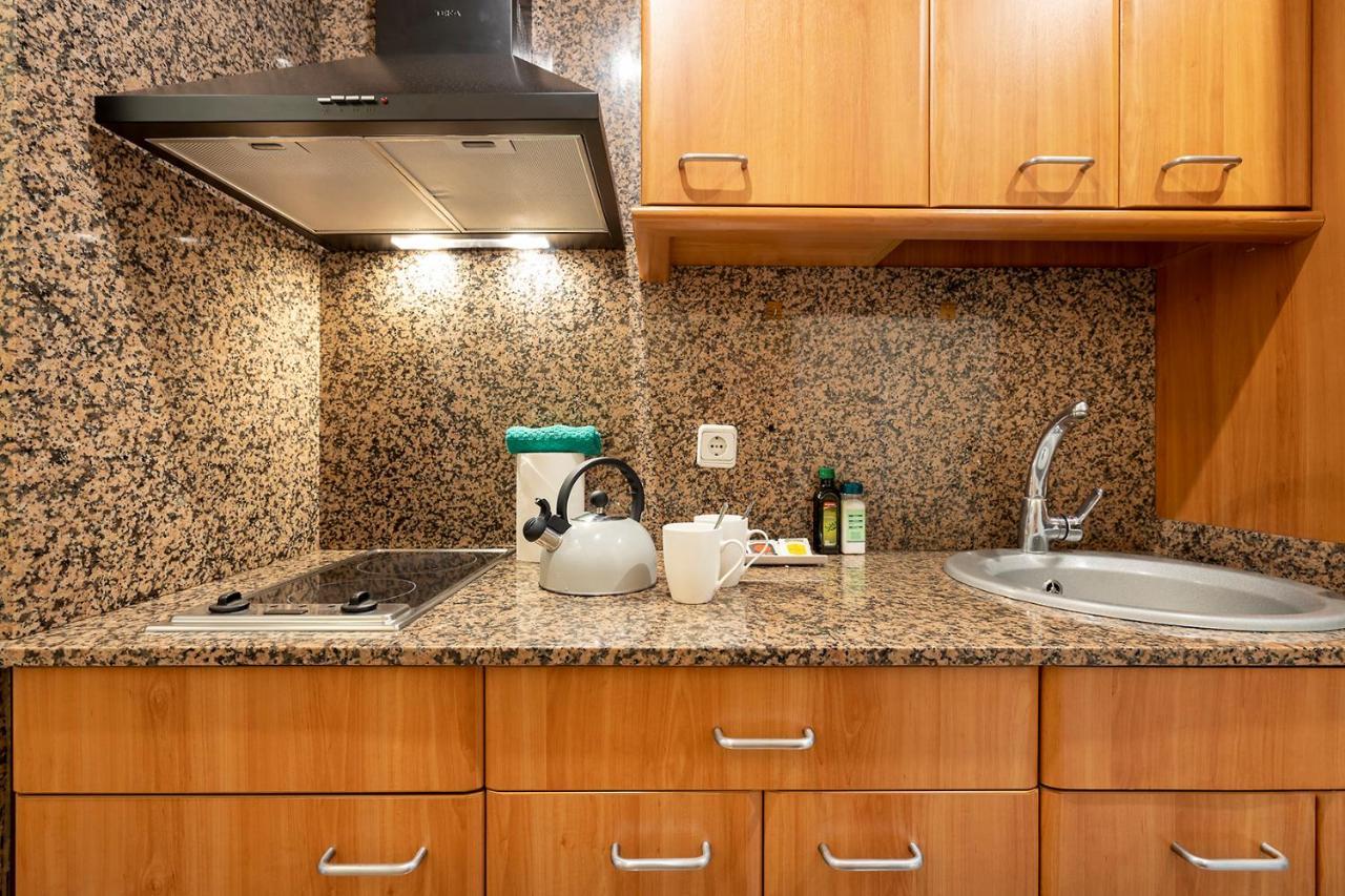 Apartments Sata Park Guell Area Барселона Екстериор снимка