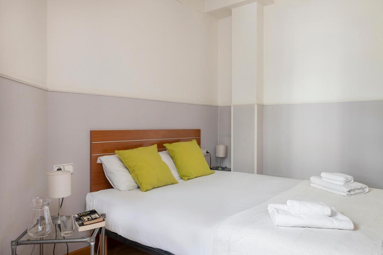 Apartments Sata Park Guell Area Барселона Екстериор снимка