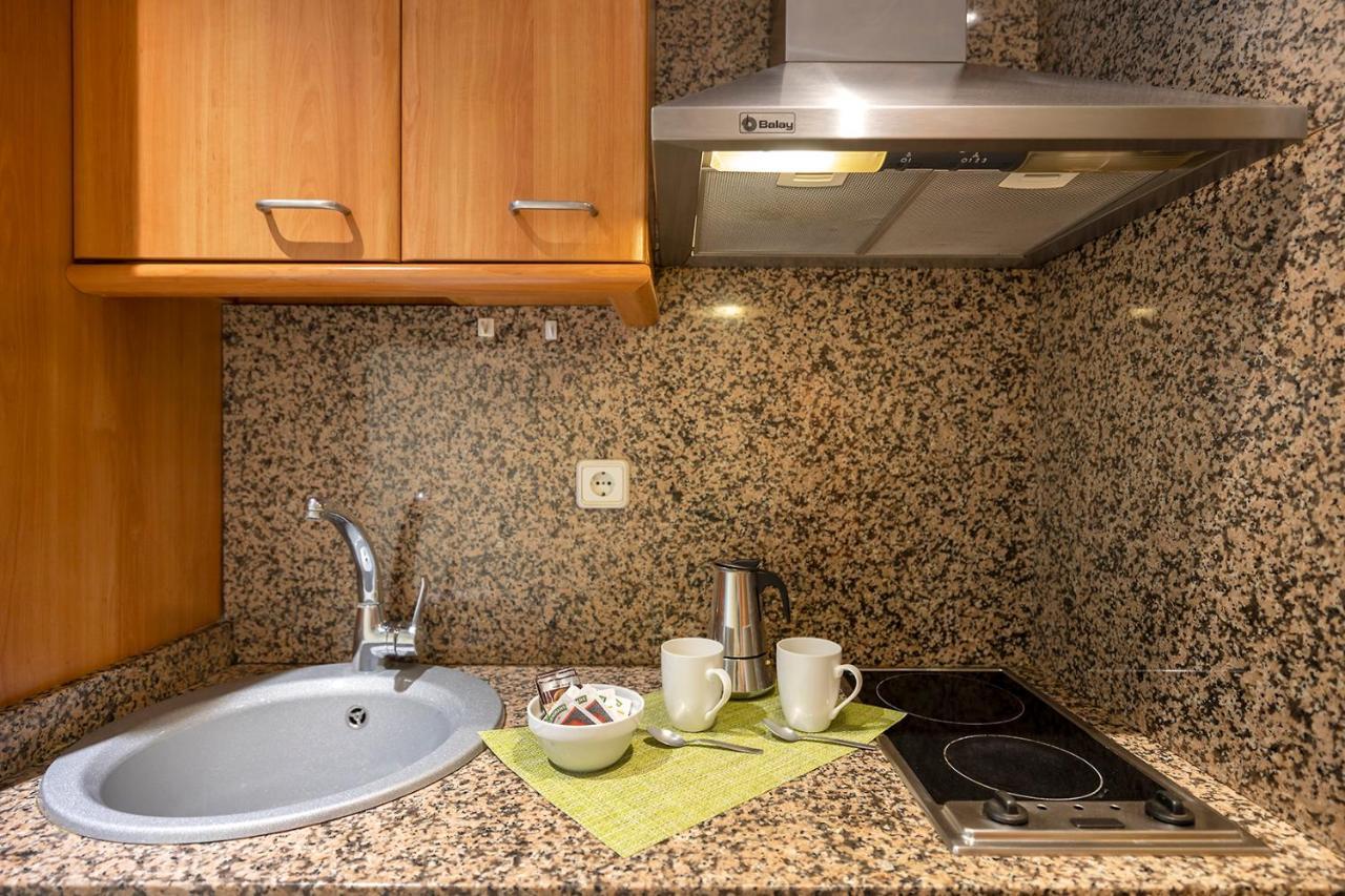 Apartments Sata Park Guell Area Барселона Екстериор снимка