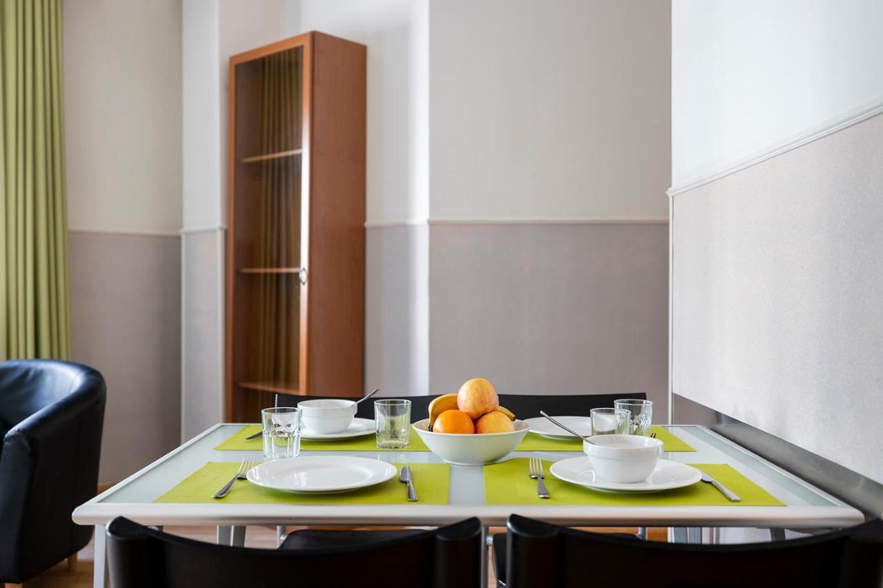 Apartments Sata Park Guell Area Барселона Екстериор снимка