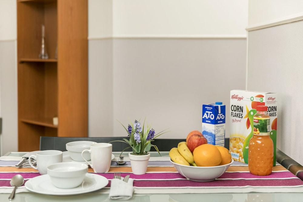 Apartments Sata Park Guell Area Барселона Екстериор снимка