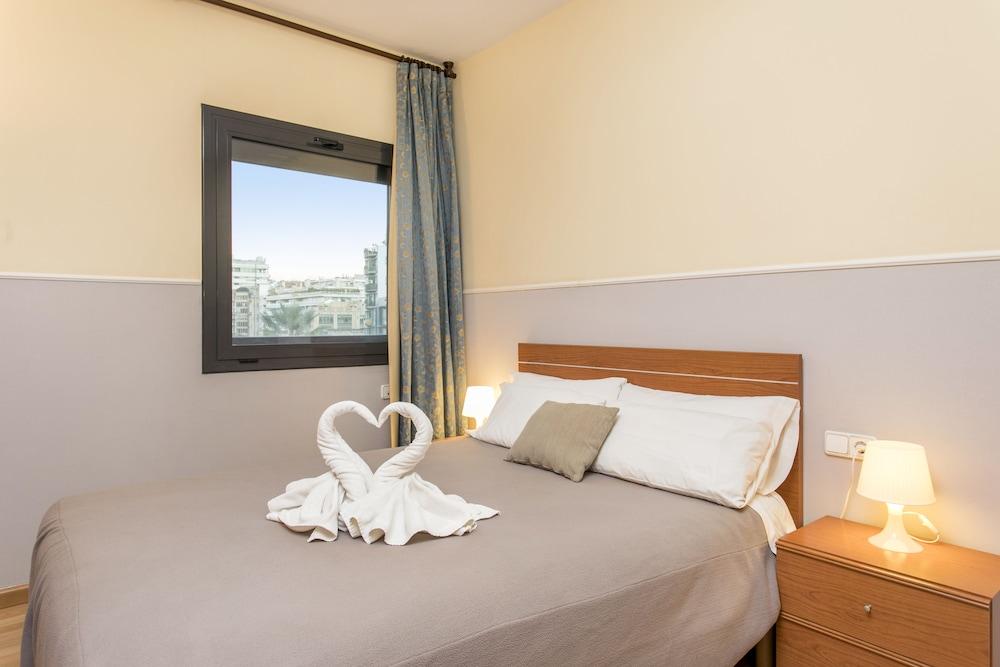 Apartments Sata Park Guell Area Барселона Екстериор снимка
