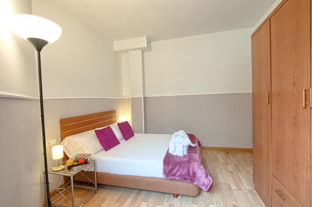 Apartments Sata Park Guell Area Барселона Екстериор снимка