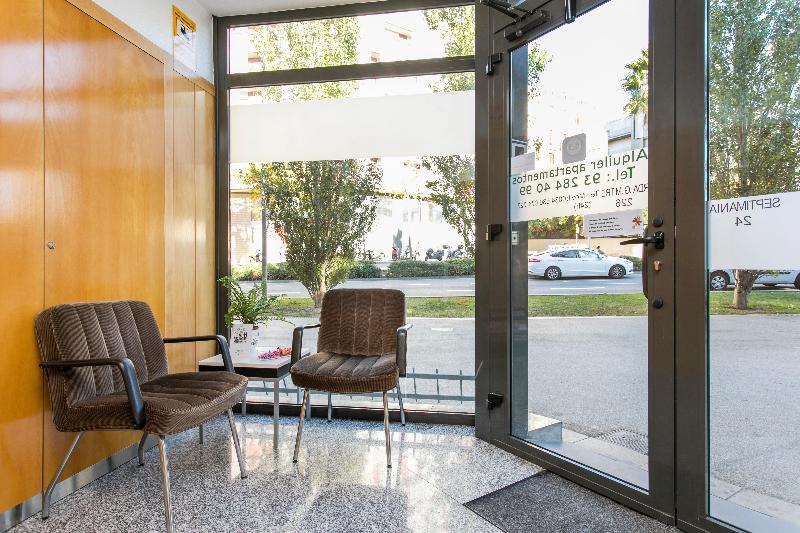 Apartments Sata Park Guell Area Барселона Екстериор снимка