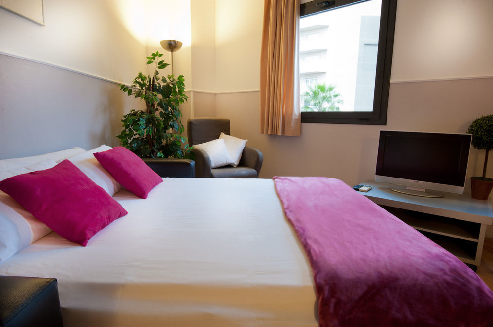 Apartments Sata Park Guell Area Барселона Екстериор снимка